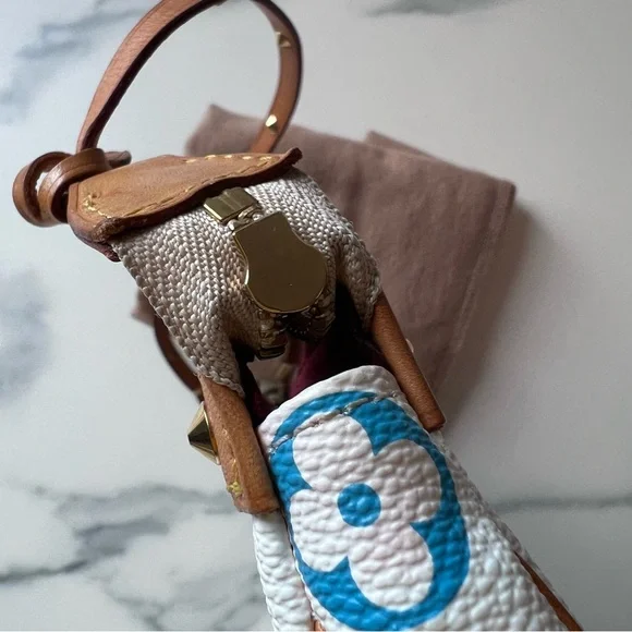 Iconic, Authentic Louis Vuitton Monogram Multicolore Pochette Accessoires - Picture 14 of 16